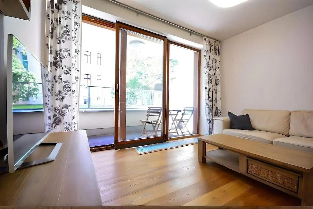 Legacy Duplex In Historic Prague District By Rentez Apartment 0*,