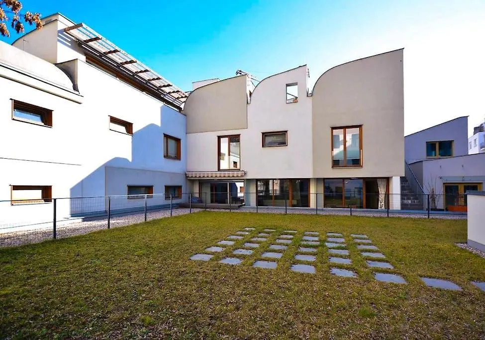 Legacy Duplex In Historic Prague District By Rentez Apartment