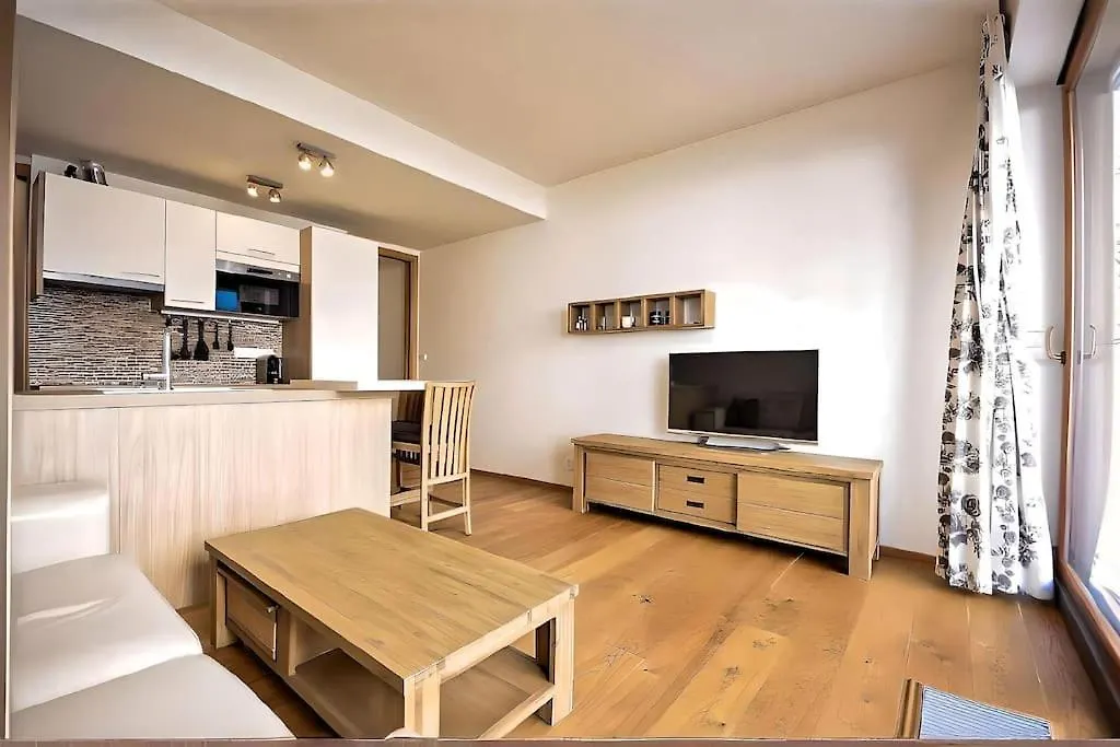 Legacy Duplex In Historic Prague District By Rentez location